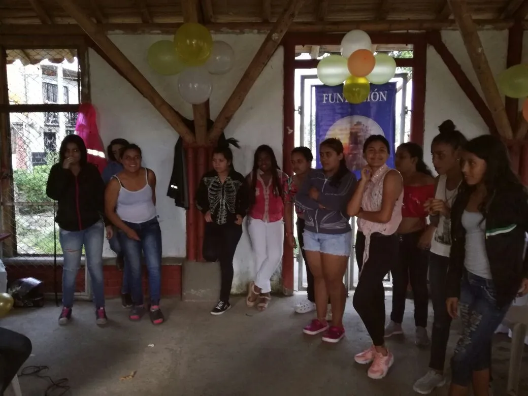 Jóvenes participantes de la Fundación Sol de Justicia en evento comunitario, Armenia Quindío